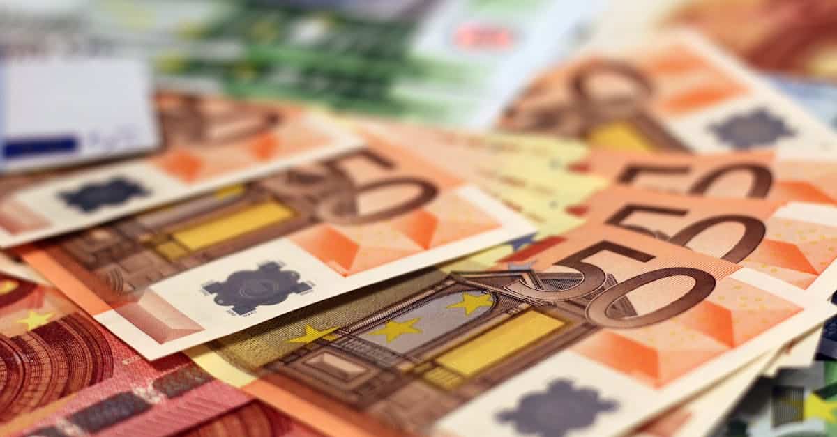 discover the secrets to effective saving and financial wellbeing with our expert tips and advice.